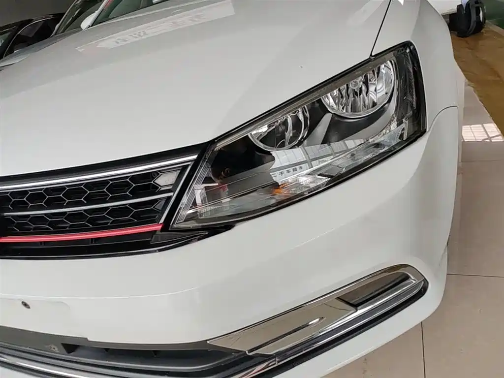Volkswagen Sagitar 2017 230TSI Automatic Comfort фото 24