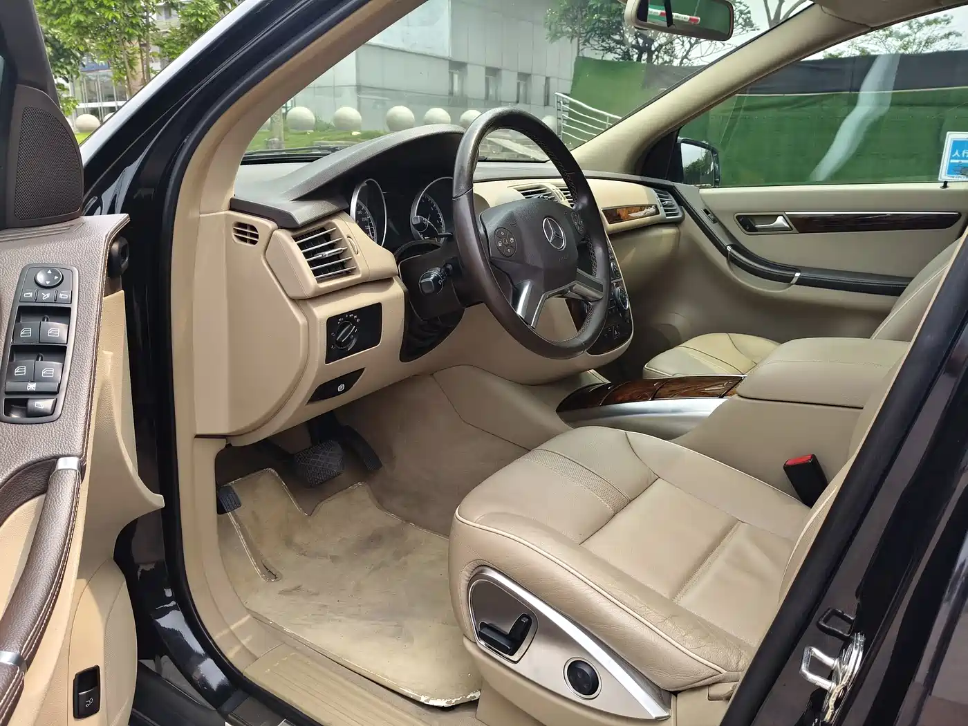 Mercedes-Benz R-Class 2011 R 350 L 4MATIC фото 8