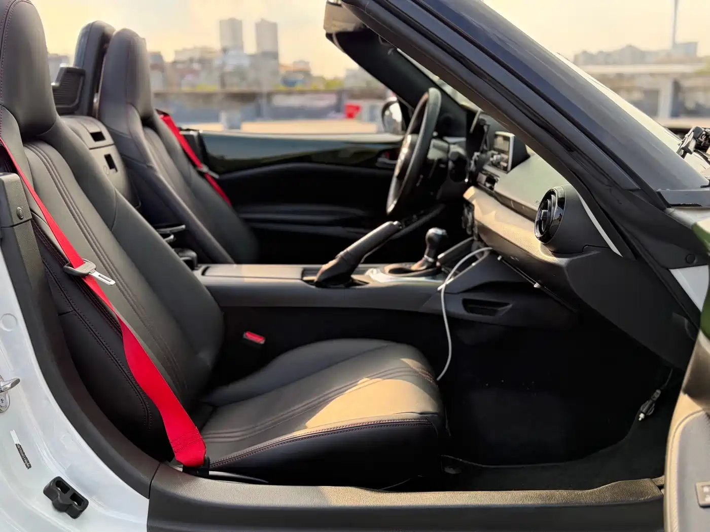 Mazda MX-5 2018 2.0L RF Pearl White фото 31