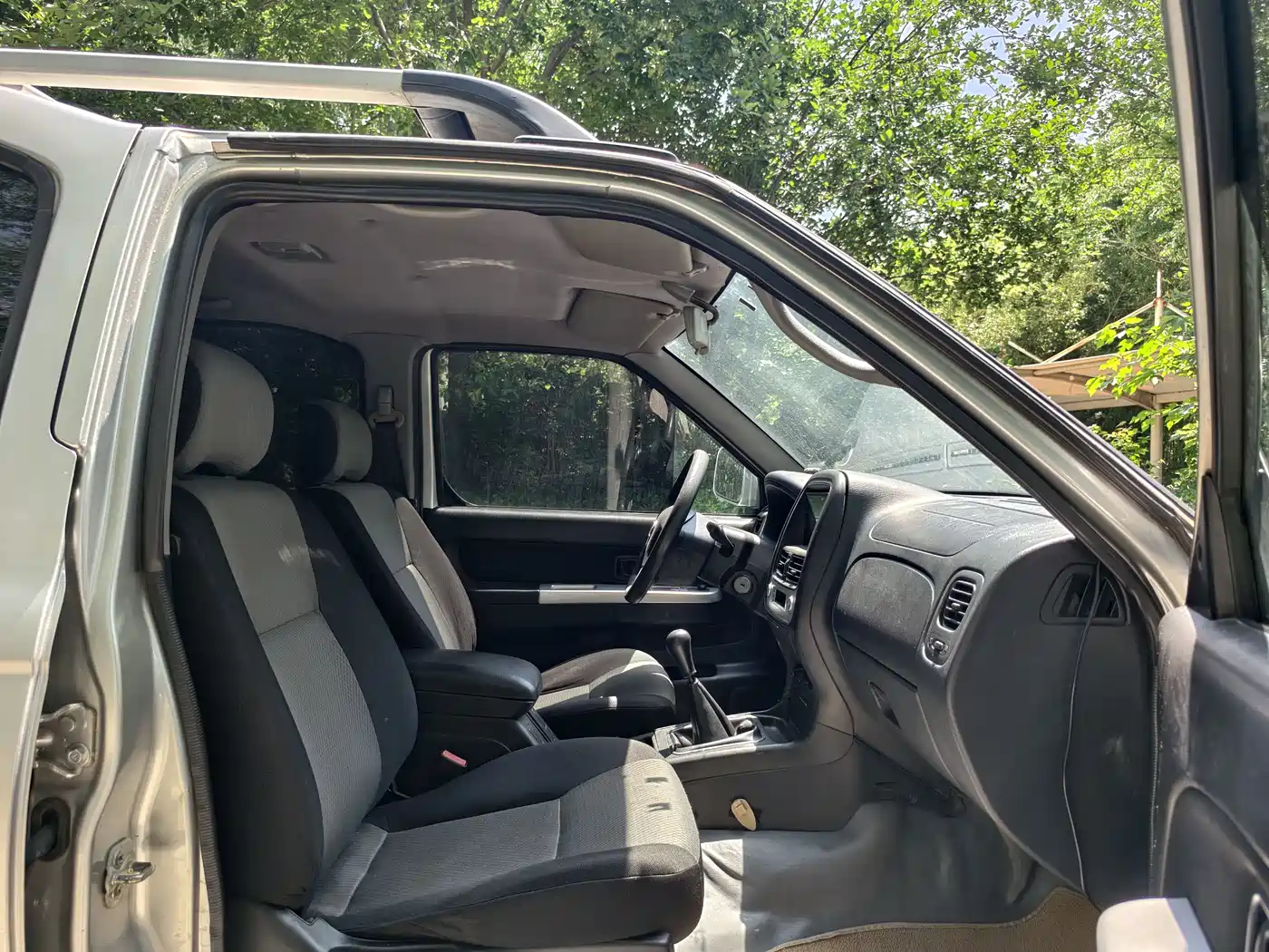 Dongfeng Odin 2010 2007 2.4L Manual 2WD Luxury Edition