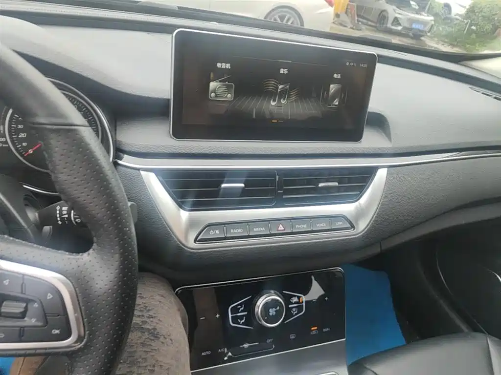 Hongqi H5 2022 Classic Facelift 1.5T DCT Flag Rhythm Edition фото 13