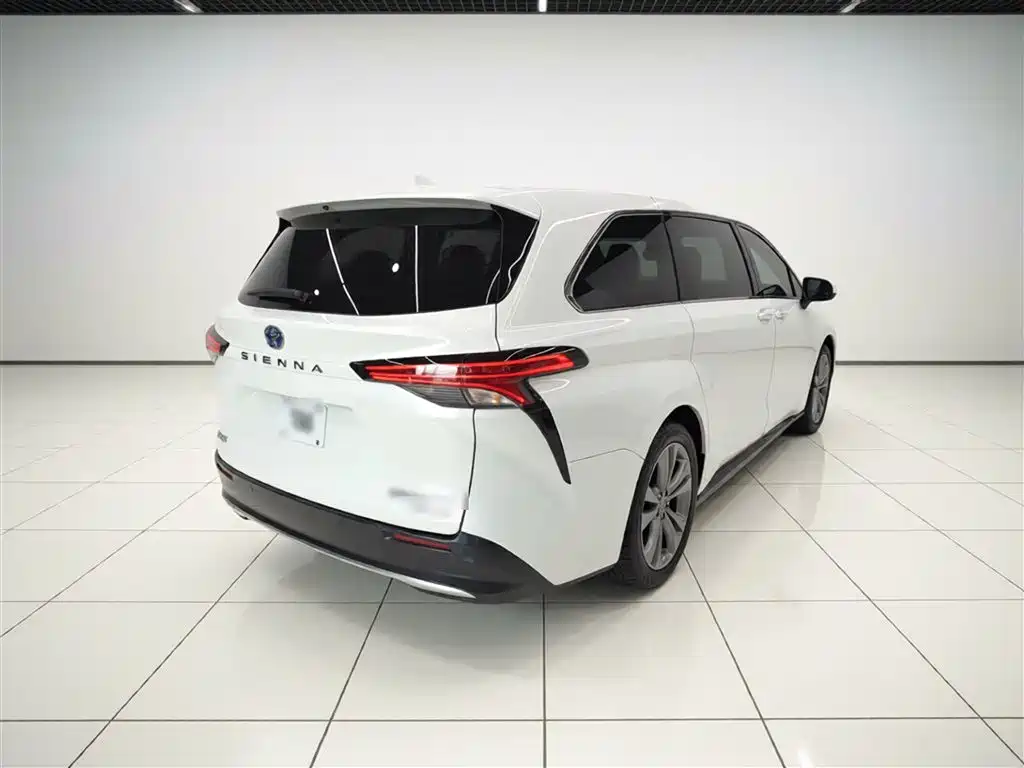 Toyota Sienna 2021 2.5L Hybrid Ultimate Edition фото 7