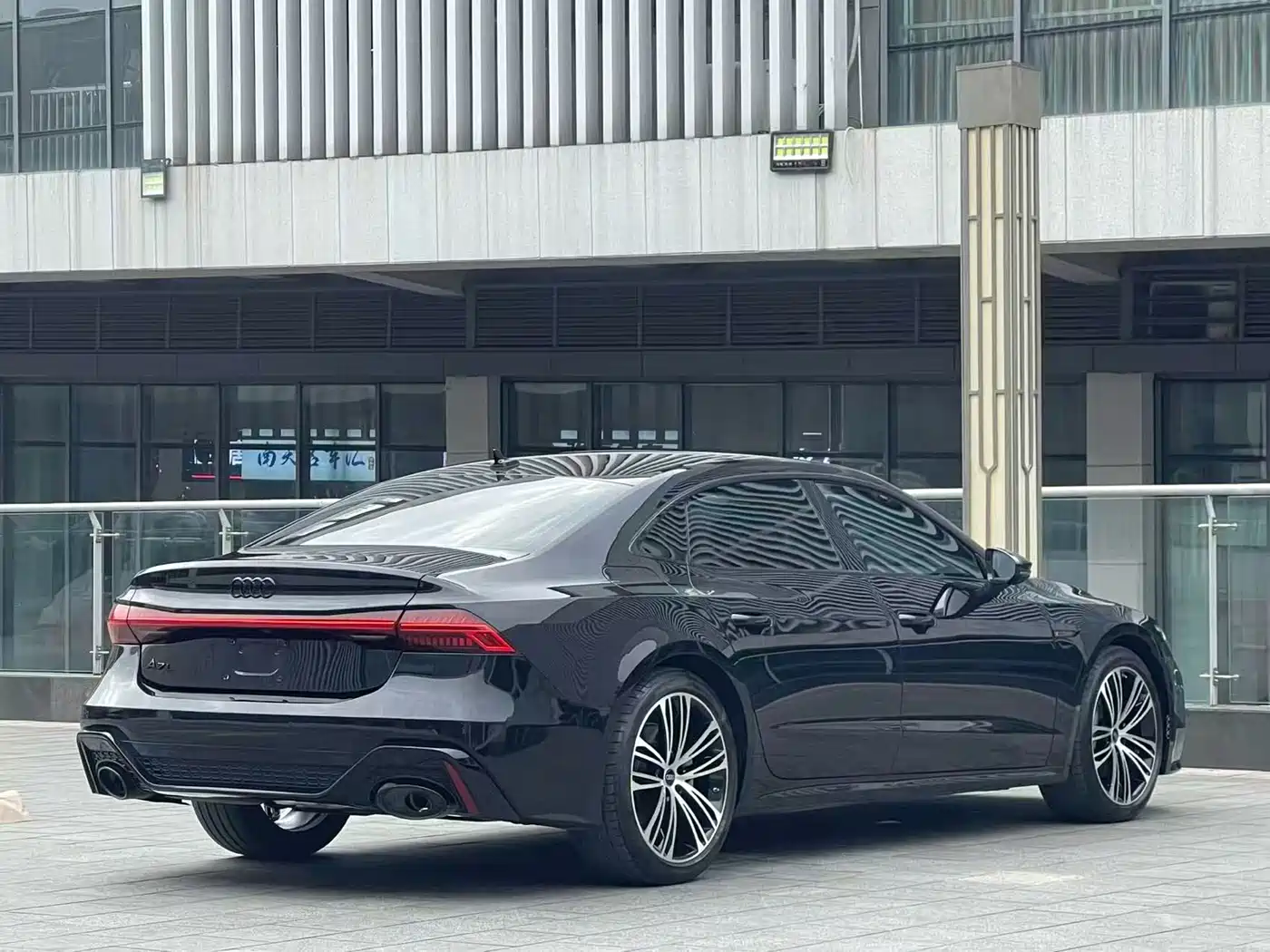 Audi A7L 2024 45 TFSI quattro Premium Luxury фото 9