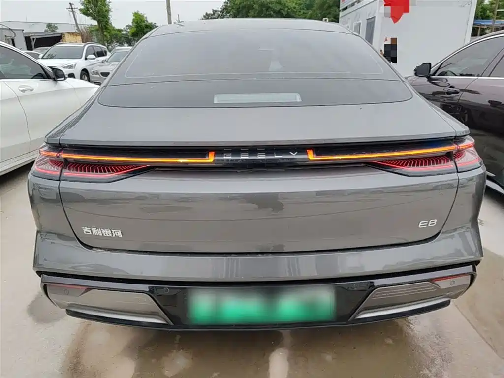 Geely Galaxy Galaxy E8 2024 Model 550km RWD Soaring Dragon Edition фото 6
