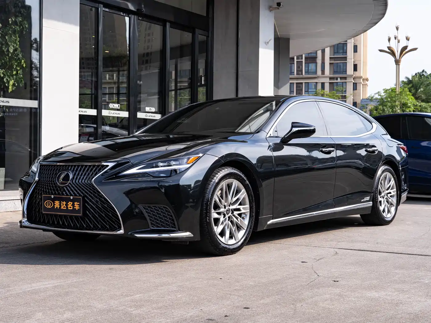 Lexus LS 2021 500h Luxury Edition