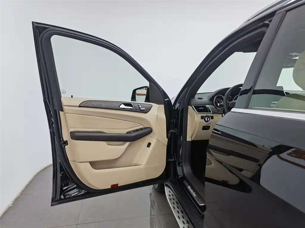 Mercedes-Benz GLE 2018 GLE 320 4MATIC Luxury Ultimate Edition фото 8