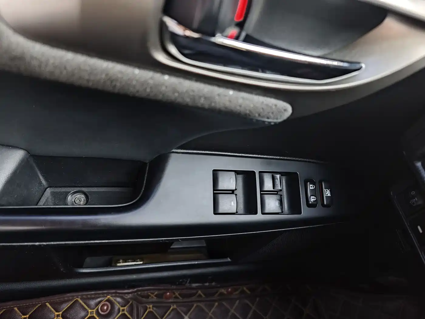 Lexus CT 2015 CT200h Dark Knight Edition фото 17