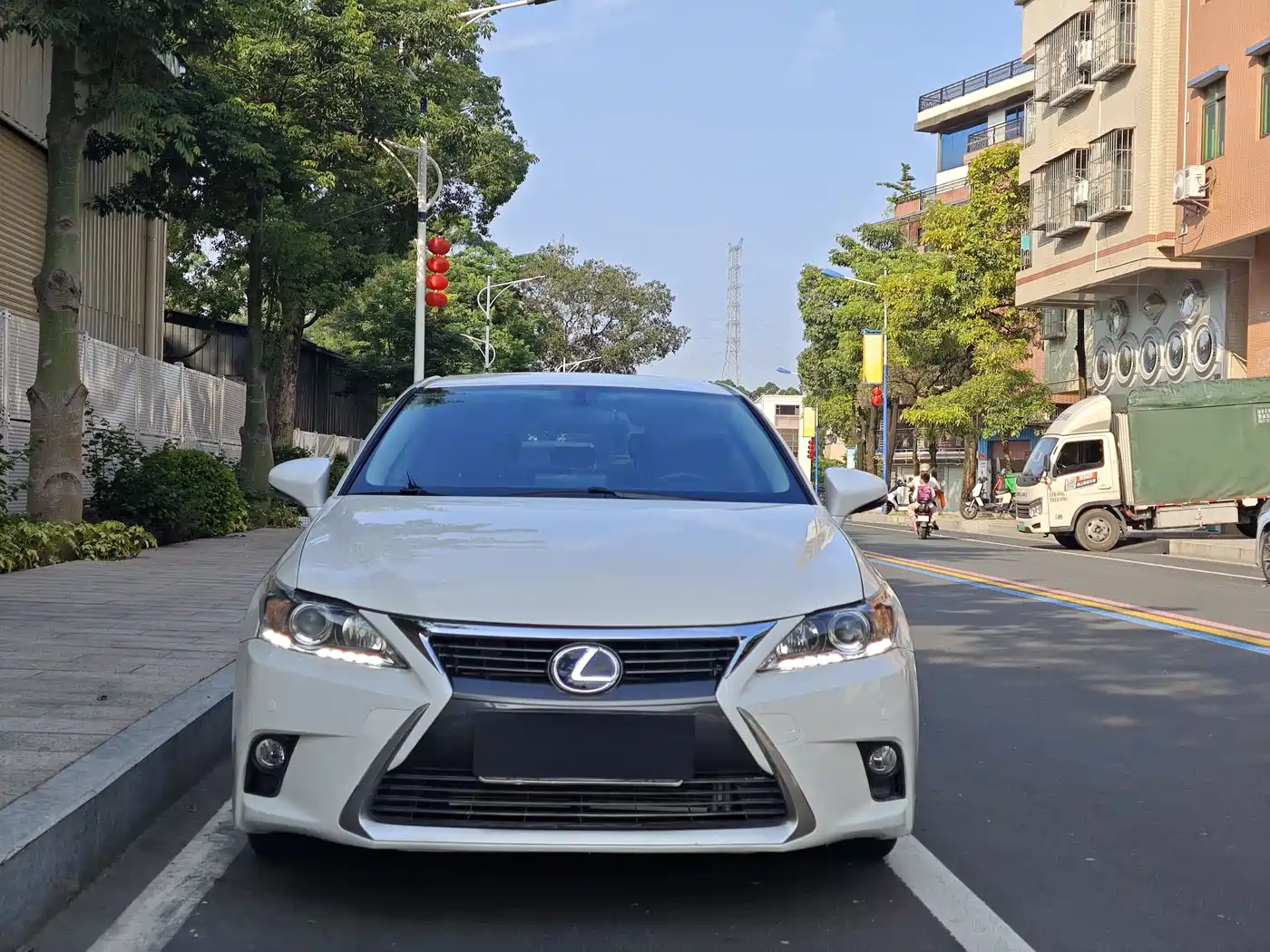 Lexus CT 2015 CT200h Dark Knight Edition фото 2
