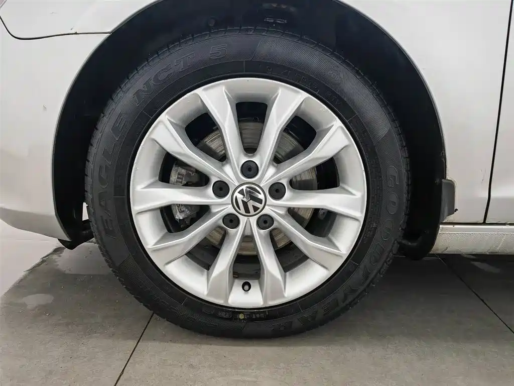 Volkswagen Golf 2012 1.6 Automatic Comfort Type фото 17