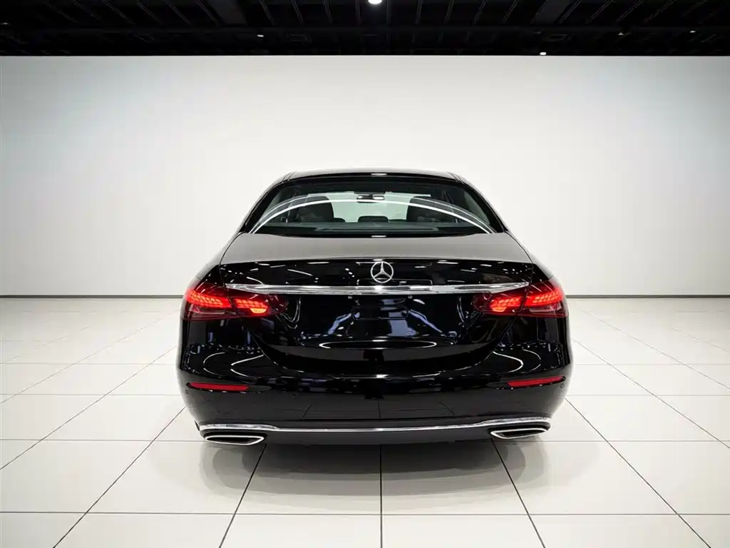 Mercedes-Benz E-Class 2022 E 260 L фото 4