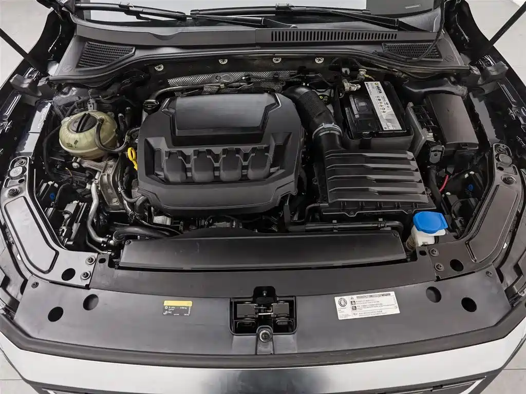 Volkswagen Passat 2023 Facelift 380TSI Luxury Edition фото 6