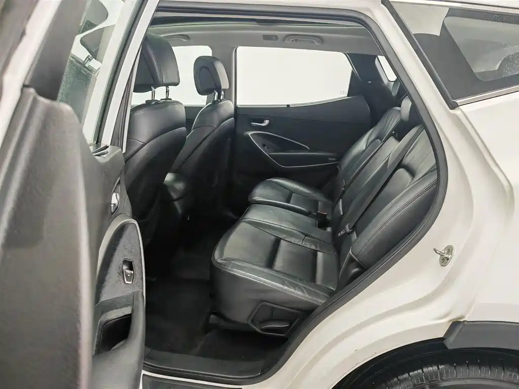 Hyundai Santa Fe 2015 2.0T Automatic 2WD Smart 5-Seater фото 15