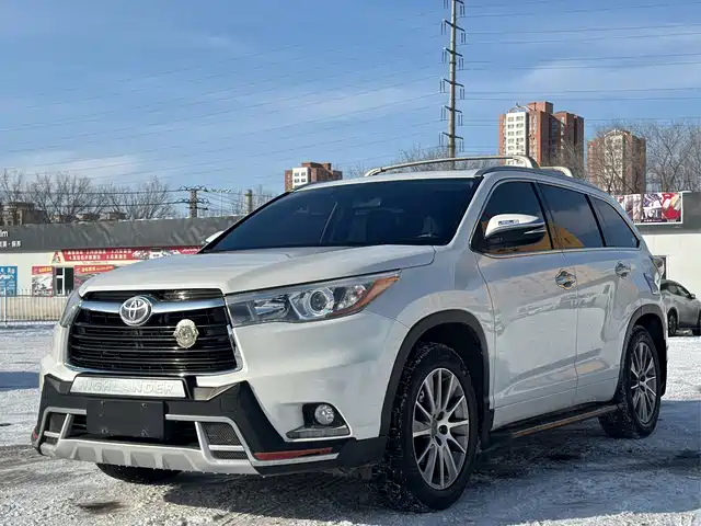 TOYOTA HIGHLANDER