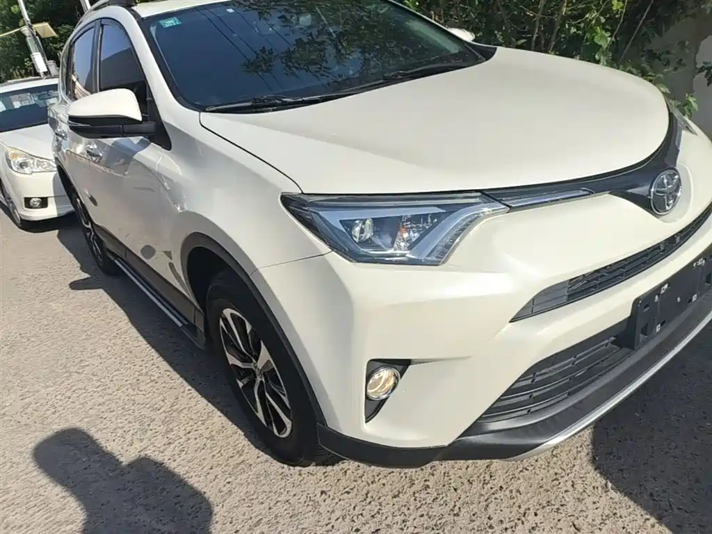 Toyota RAV4 Rongfang 2016 2.0L CVT 2WD Smart (China V) фото 4