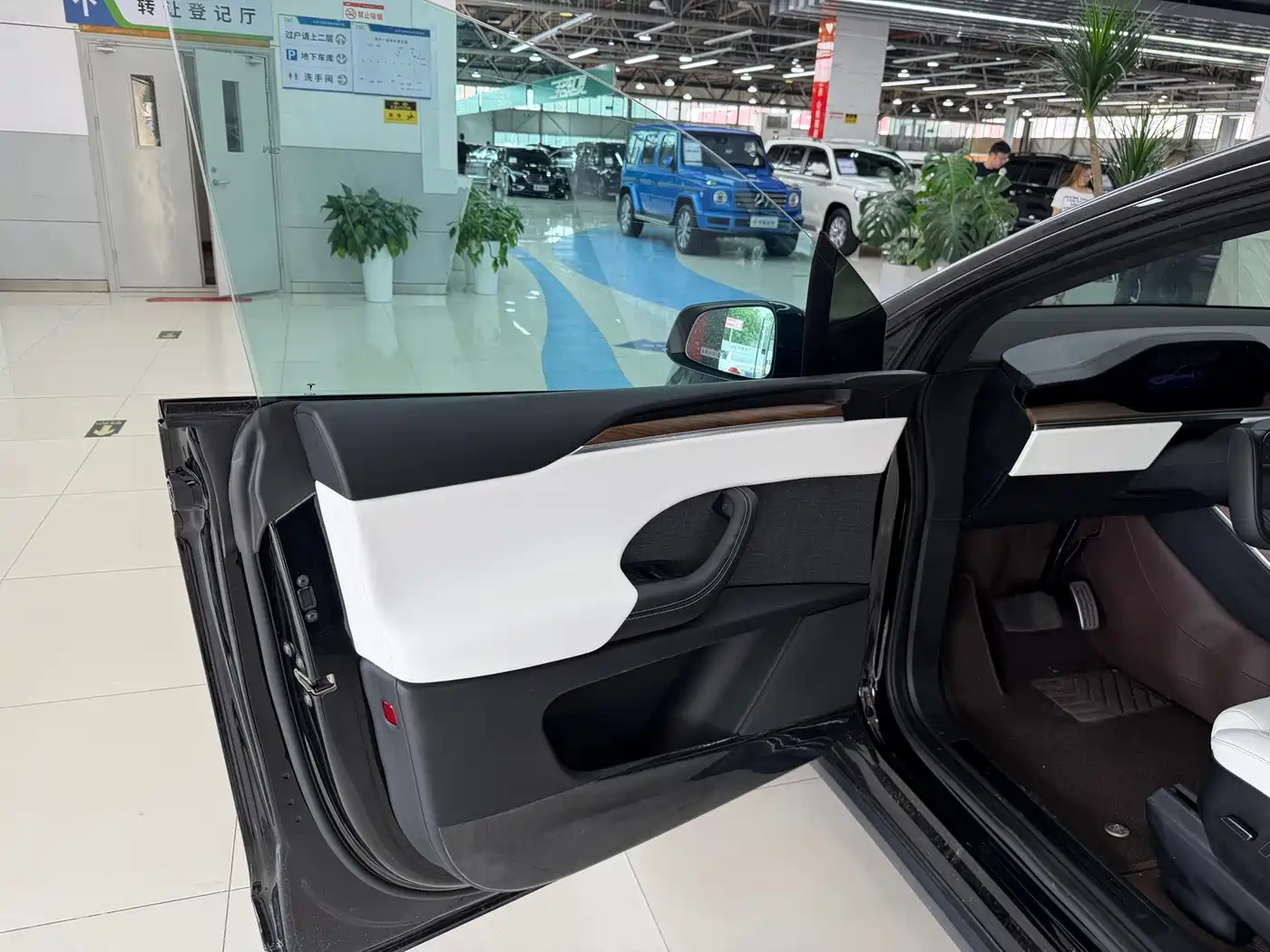 Tesla Model X 2023 Dual Motor All-Wheel Drive Edition фото 12