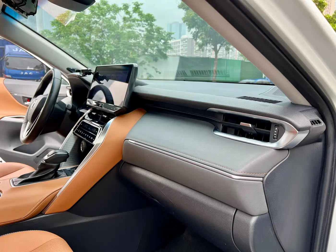 Toyota Venza 2022 2.0L CVT 2WD Premium фото 13