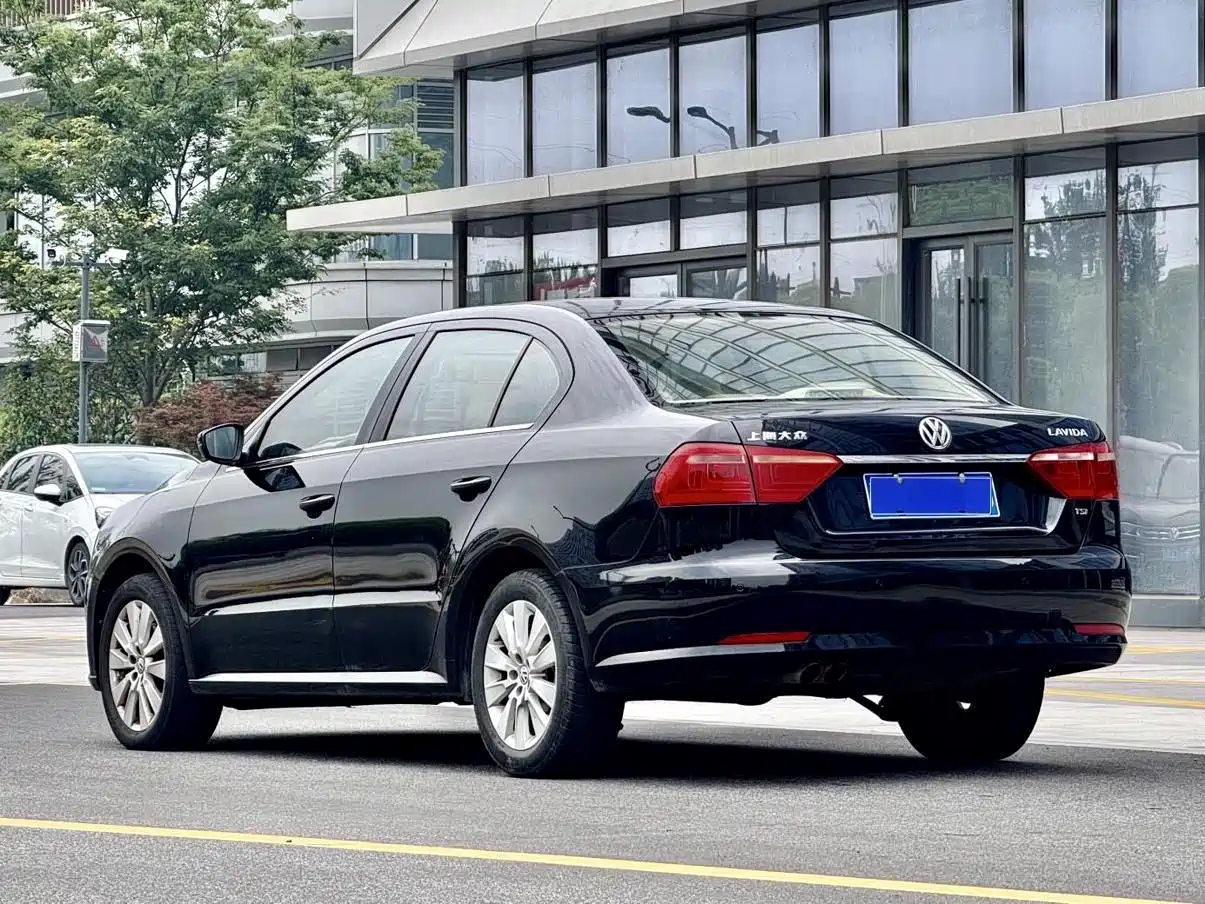 Volkswagen Lavida 2013 Facelift 1.4TSI DSG Comfort фото 4