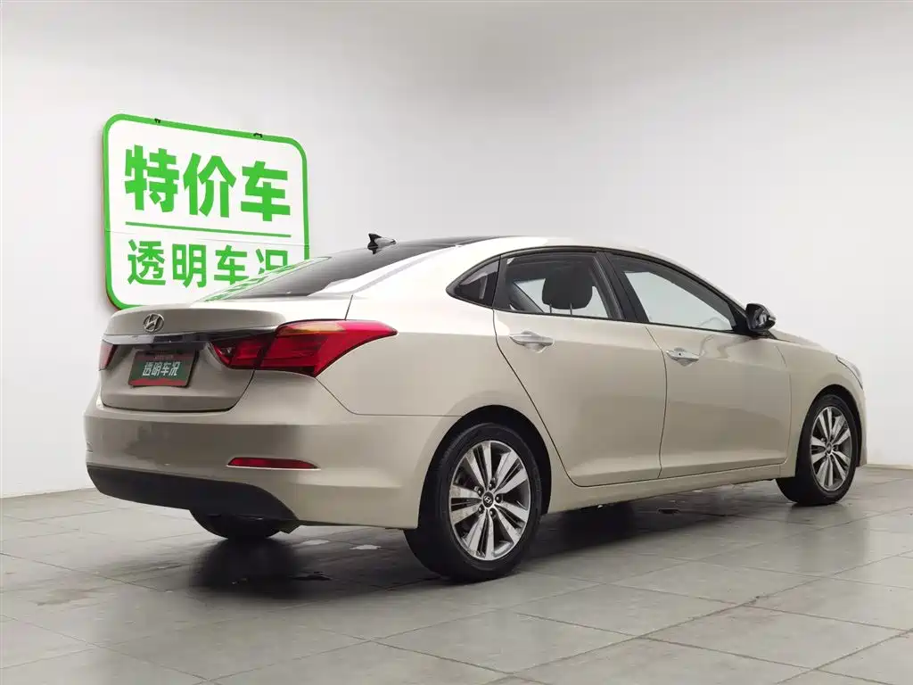 Hyundai Mistra 2016 1.8L Automatic Smart GLS фото 2