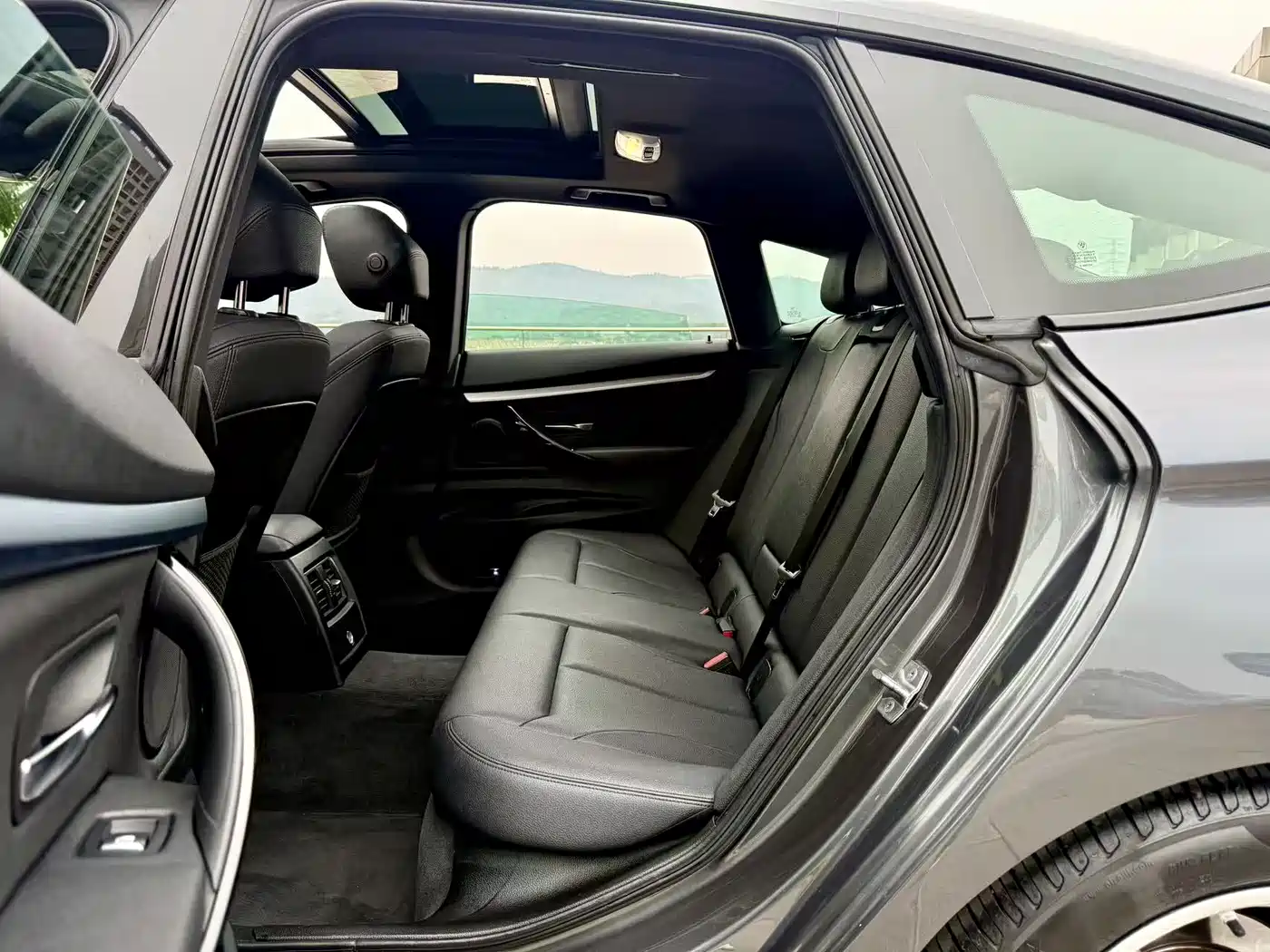 BMW 3 Series GT 2019 320i M Sport Model фото 6