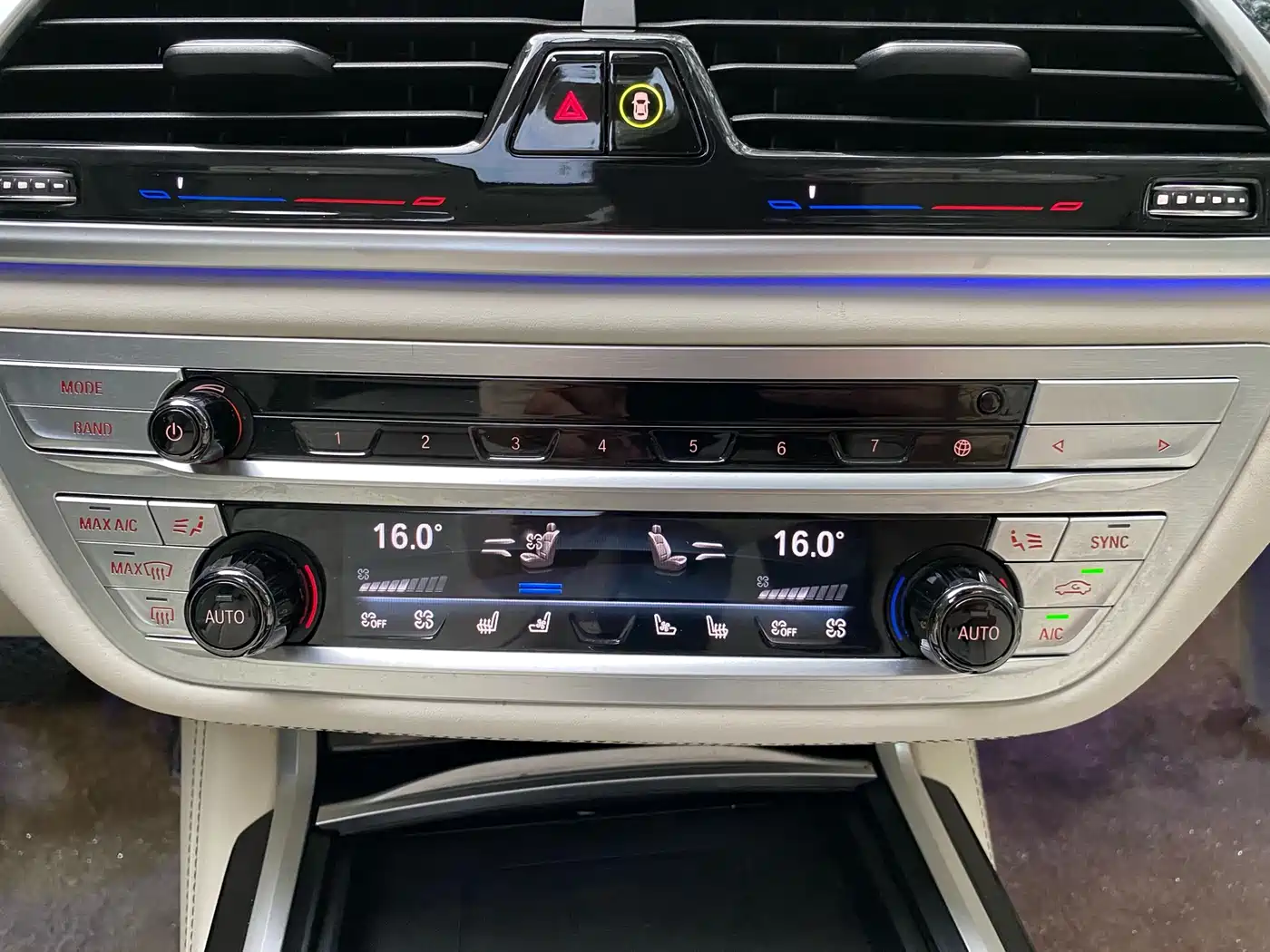 BMW 7 Series 2022 740Li xDrive Executive Luxury Package фото 25