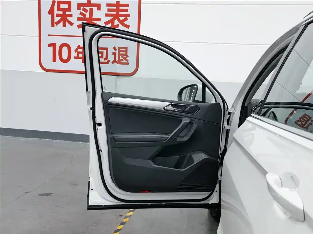 Volkswagen Tiguan L 2019 Facelift 330TSI Auto 2WD Panorama Comfort China VI фото 8