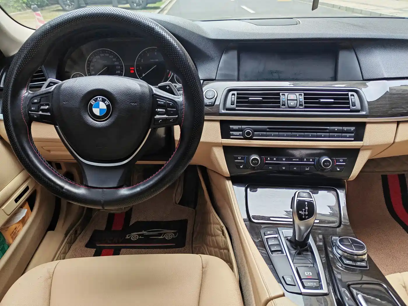 BMW 5 Series 2013 535Li Leadership фото 12