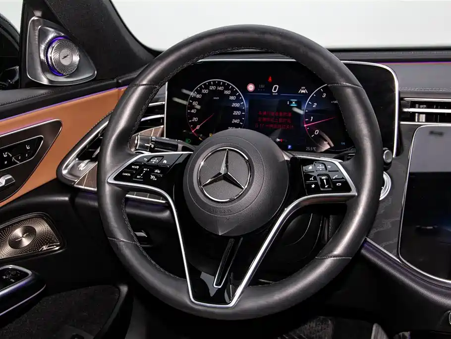 Mercedes-Benz E-Class 2024 E 300 L Fashion фото 15