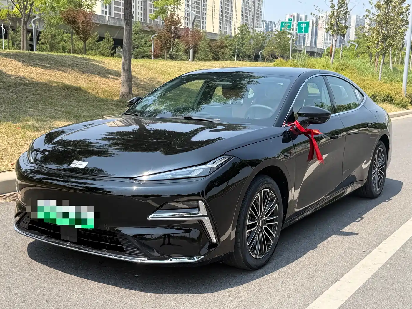 Geely Galaxy Xingyao 8 2025 130km EM-i Premium Edition
