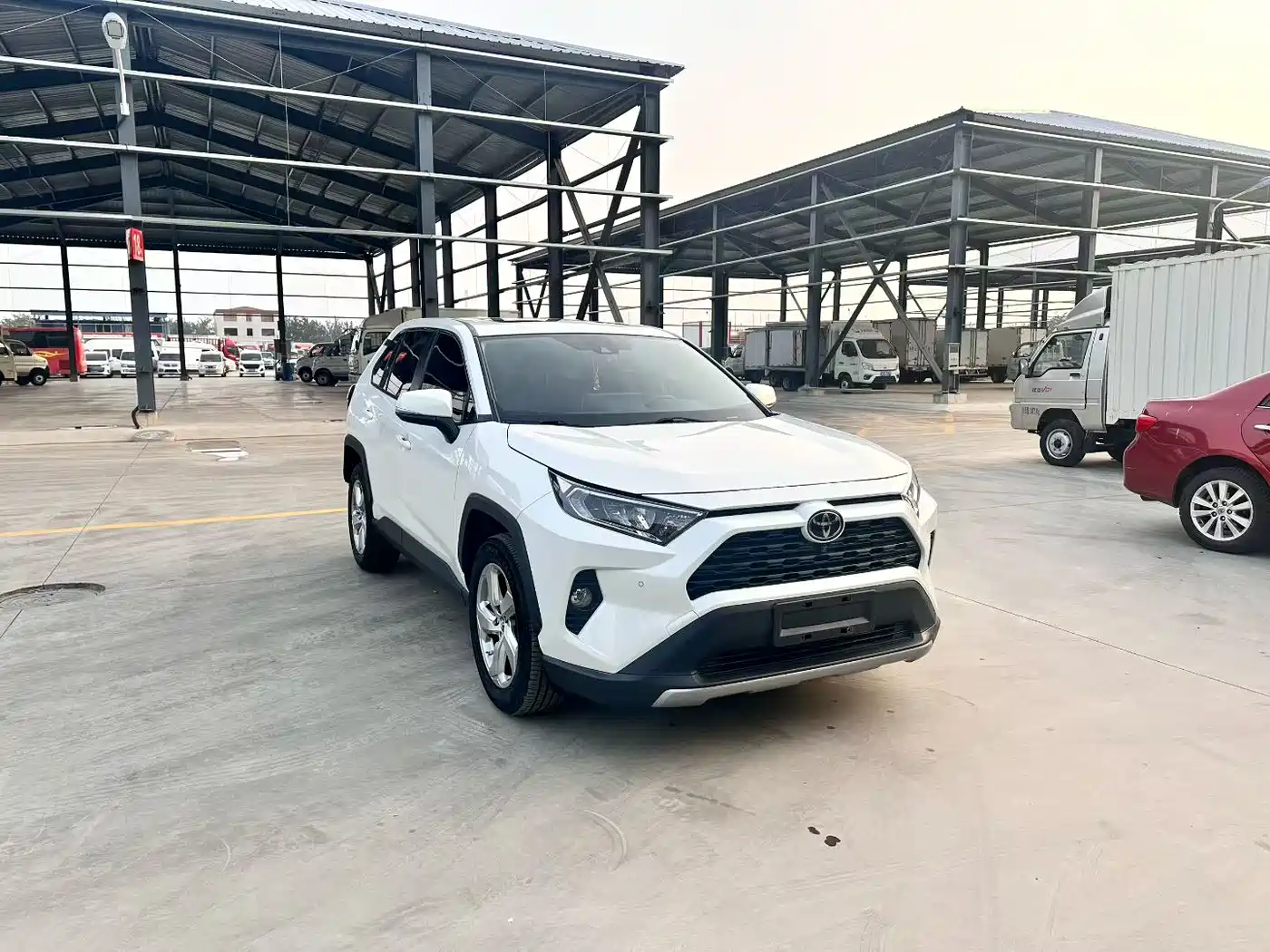Toyota RAV4 Rongfang 2020 2.0L CVT 2WD Fashion PLUS фото 3