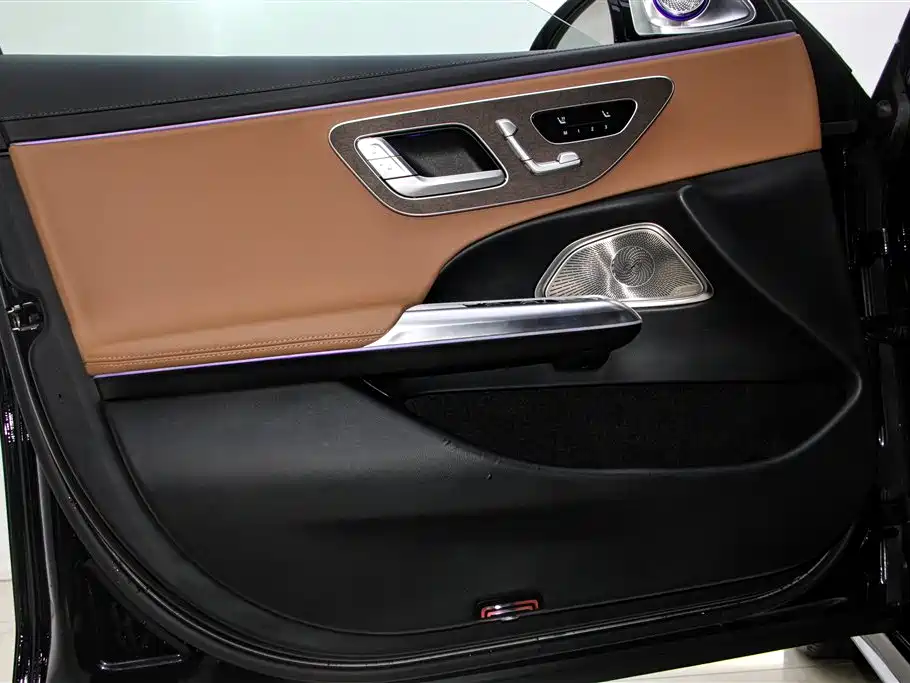 Mercedes-Benz E-Class 2024 E 300 L Fashion фото 17