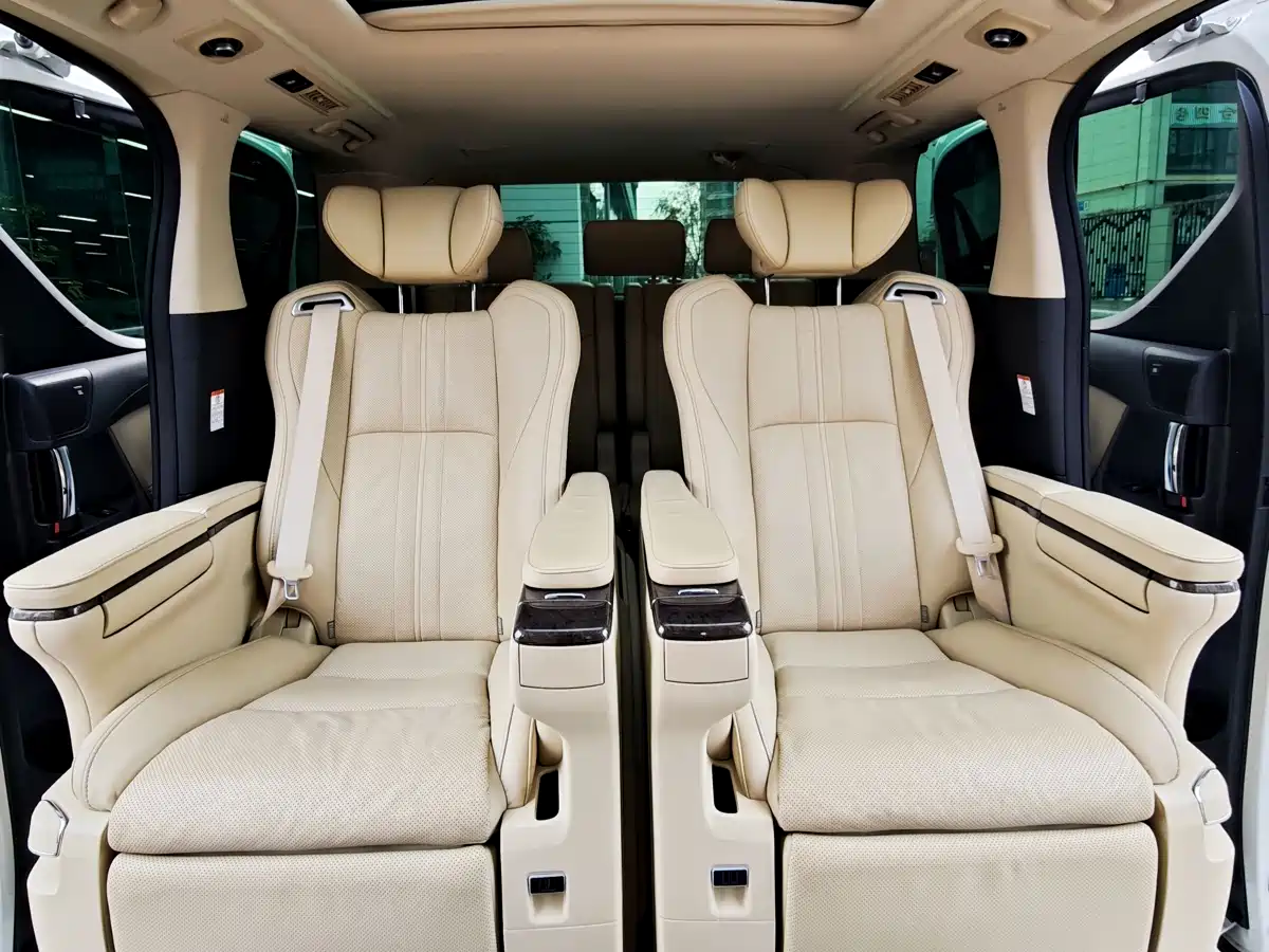 Toyota Alphard 2019 Hybrid 2.5L Premium Edition фото 9