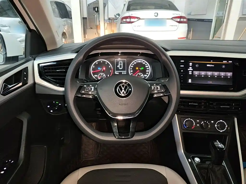 Volkswagen Polo 2021 Plus 1.5L Automatic Colorful Tech Edition фото 11
