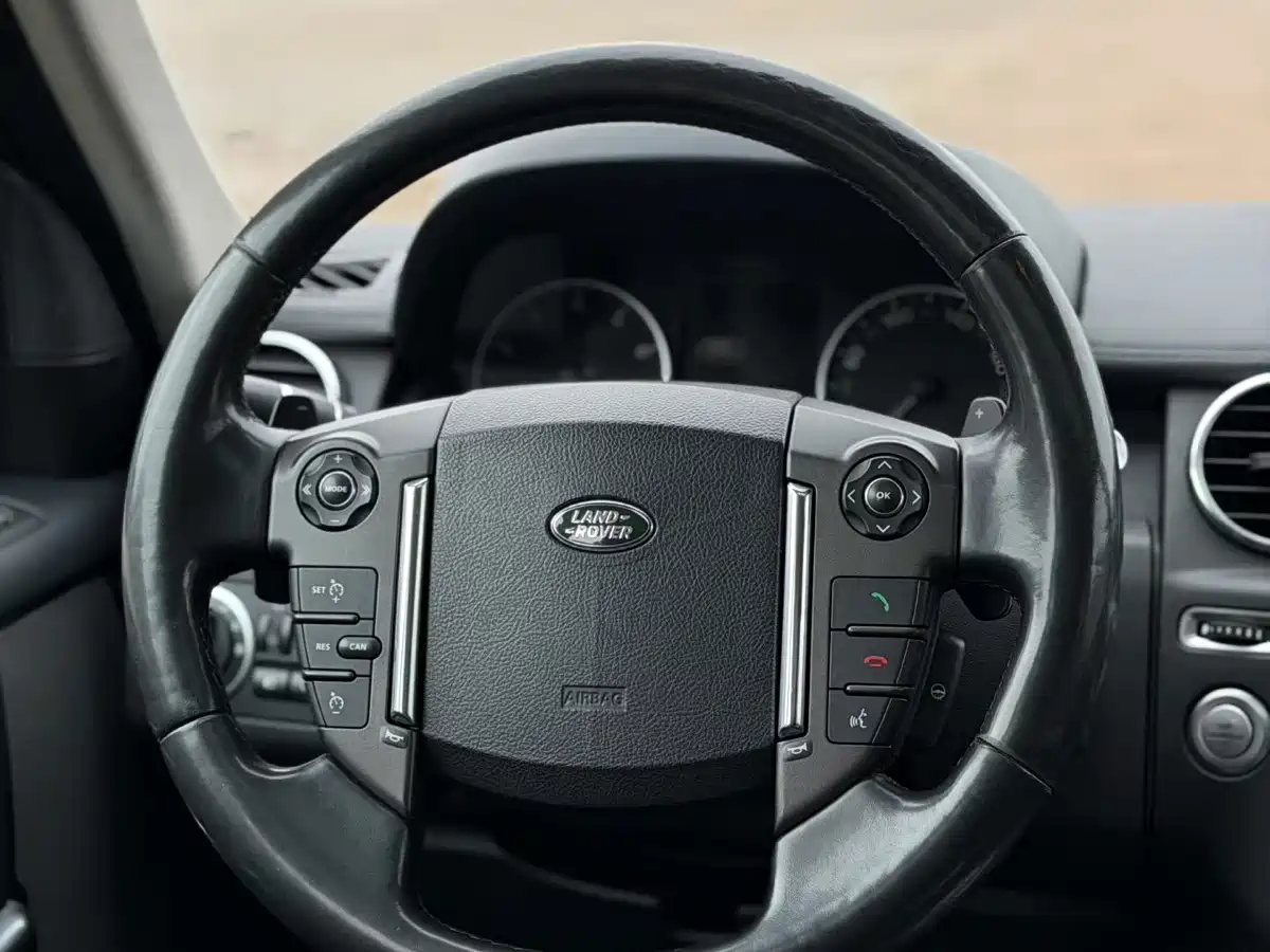 Land Rover Discovery 2015 3.0 SC V6 HSE фото 7