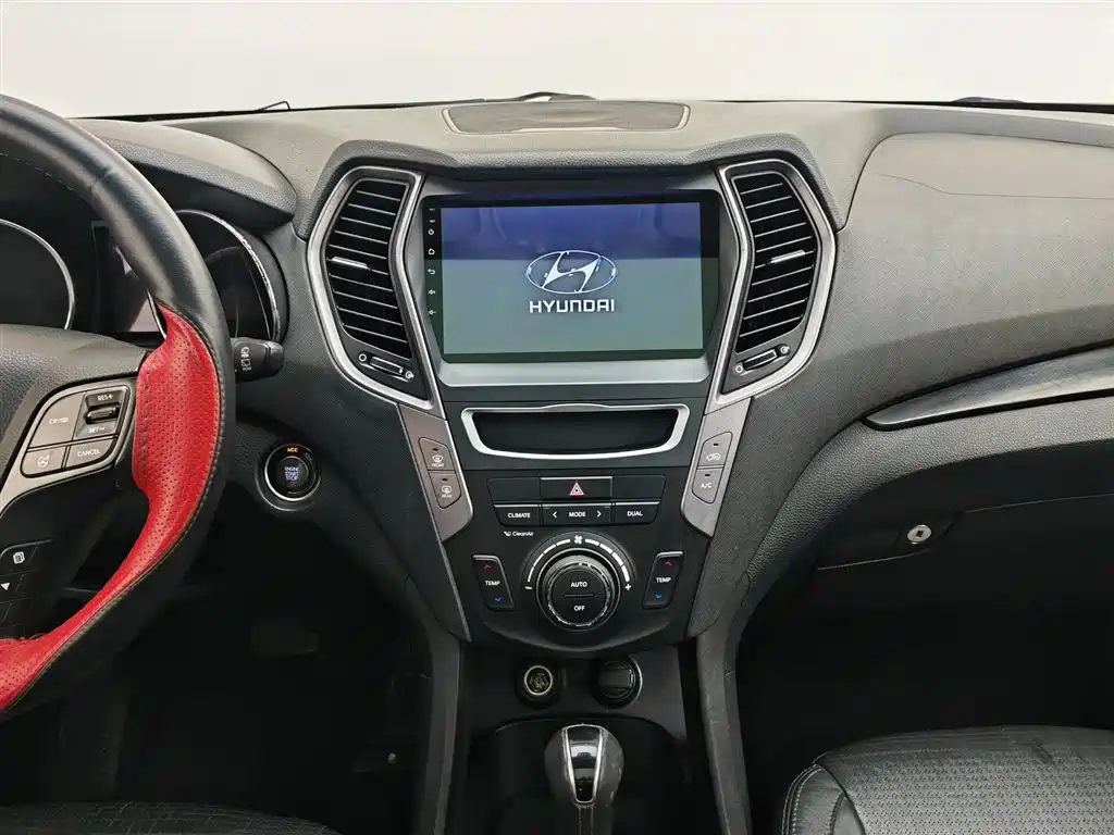 Hyundai Grand Santa Fe 2013 3.0L 7-Seater 4WD Comfort Edition фото 12