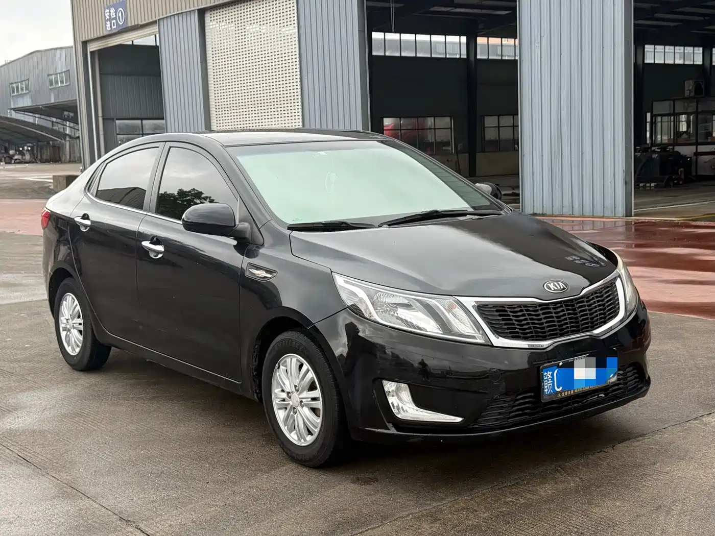 Kia K2 2012 Sedan 1.4L AT GLS Commemorative Edition фото 3