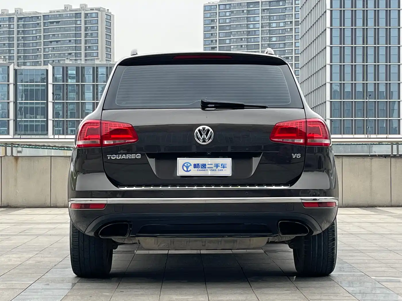 VOLKSWAGEN TOUAREG