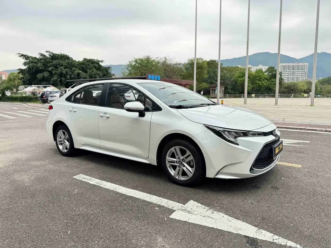 Toyota Levin 2021 185T CVT Luxury Edition фото 3