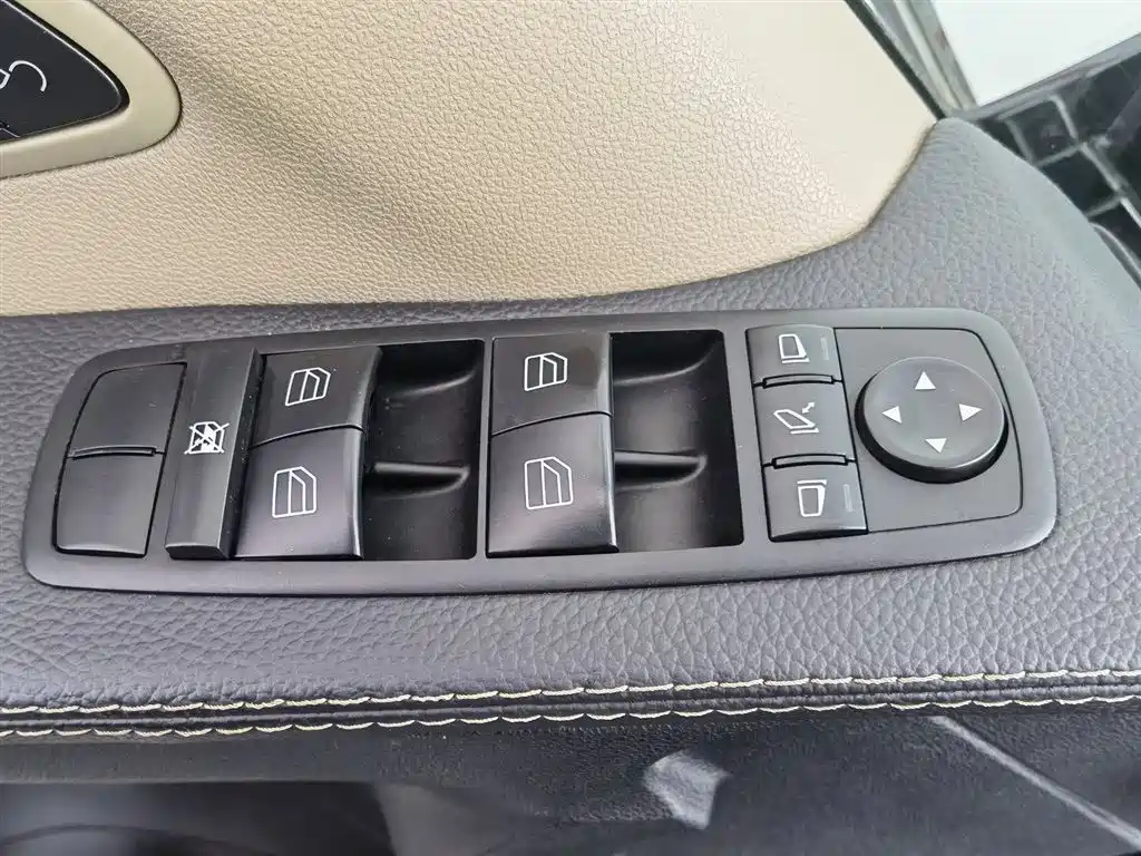 Mercedes-Benz R-Class 2015 R 320 4MATIC Luxury фото 9