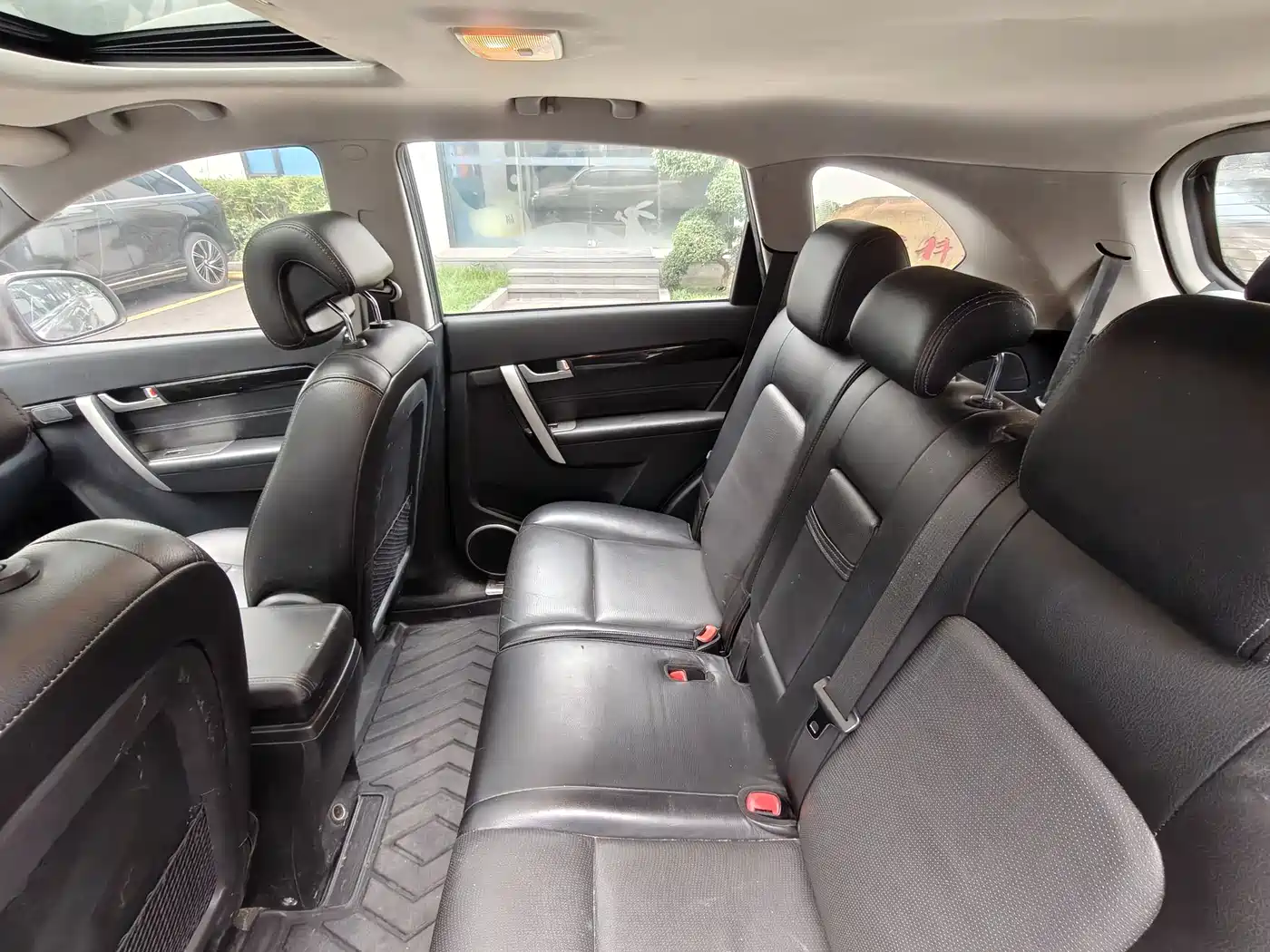 Chevrolet Captiva 2017 2.4L 2WD Luxury Edition 7-Seater фото 34