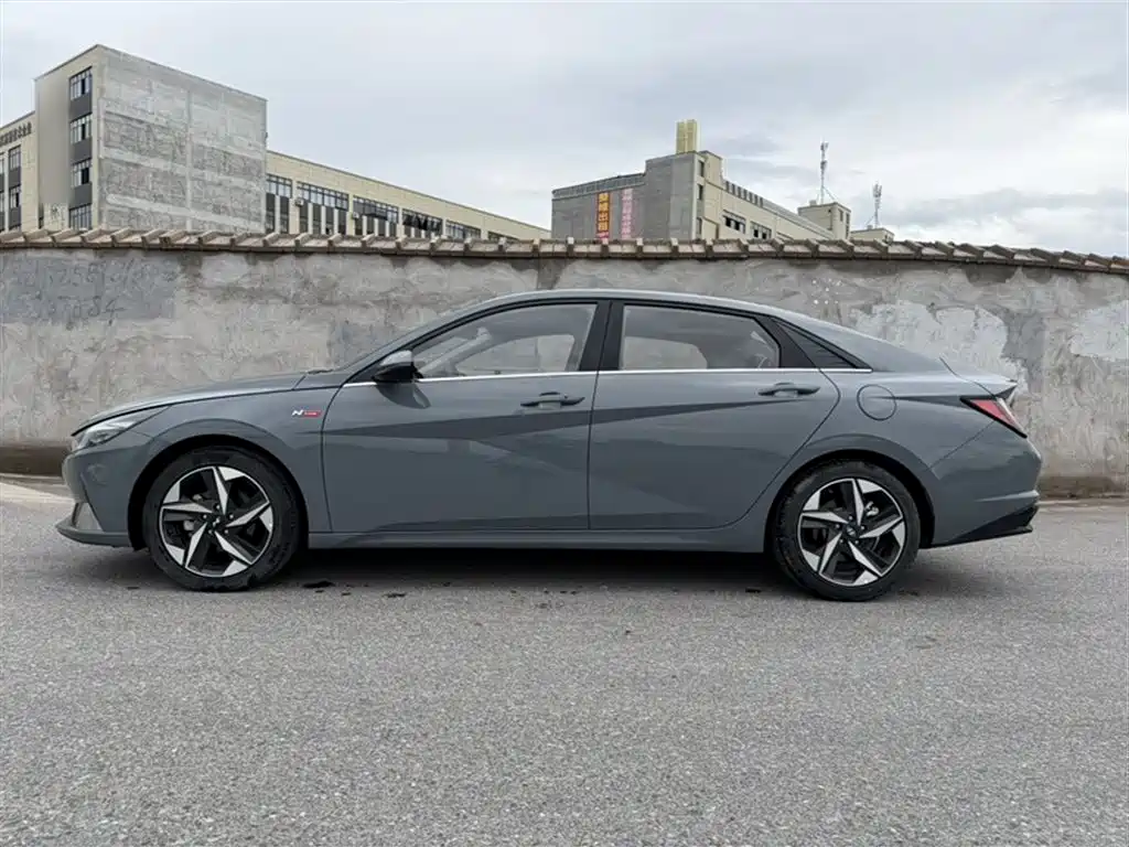 Hyundai Elantra 2021 1.5L CVT GLX Elite Edition фото 8