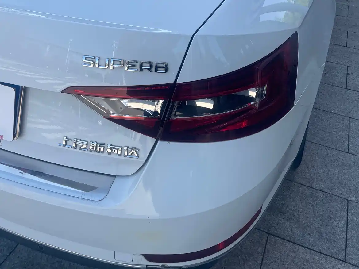 Škoda Superb 2018 TSI330 DSG Comfort Edition China V фото 6