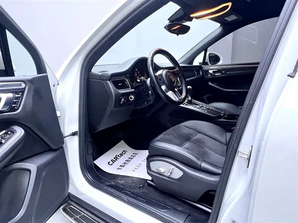 Porsche Macan 2017 Macan 2.0T фото 8