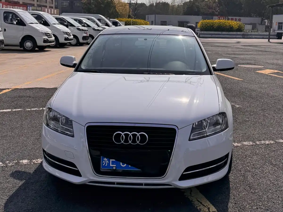 Audi A3 (Import) 2013 Sportback 30 TFSI Comfort фото 2