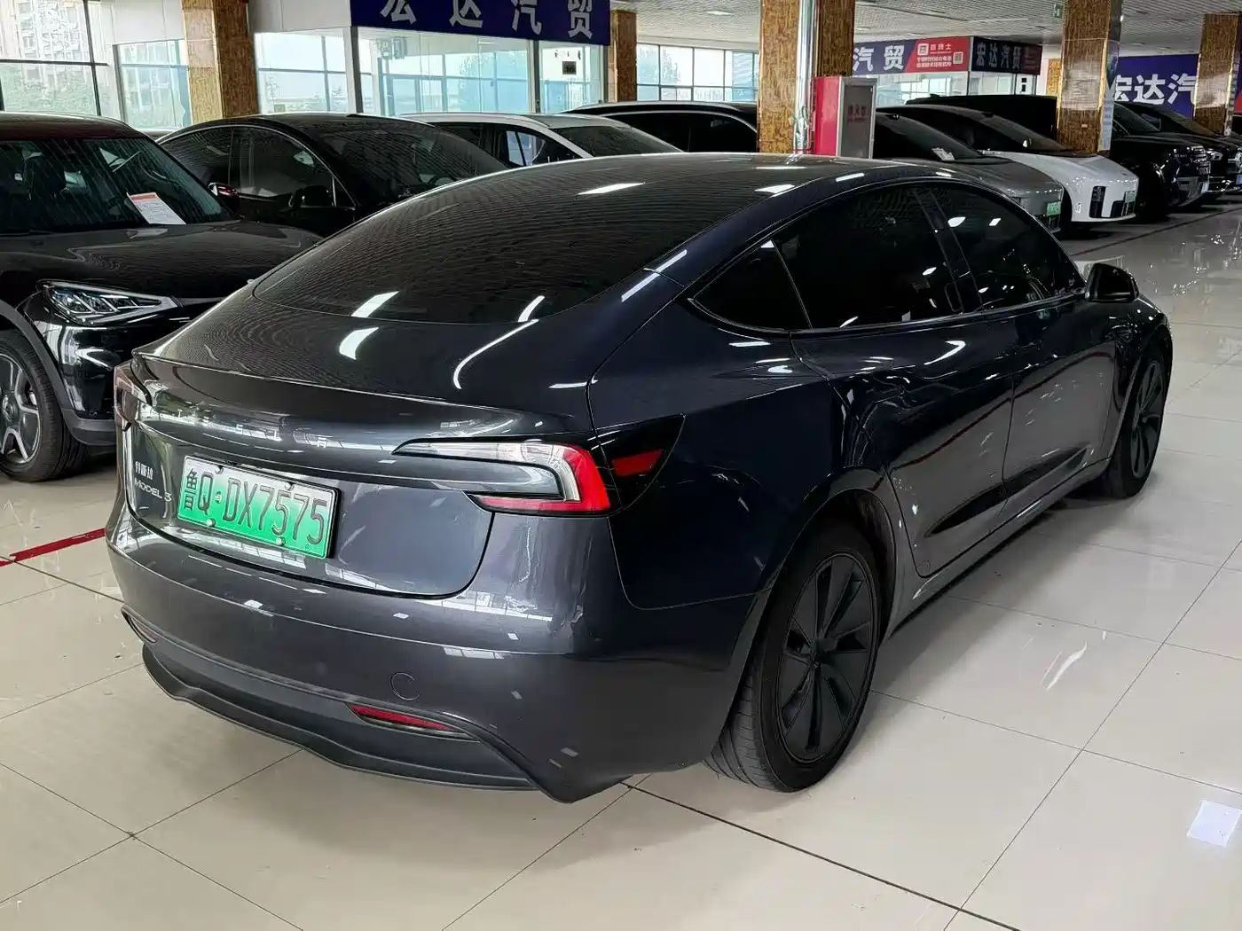 Фото 8 - Tesla Model 3