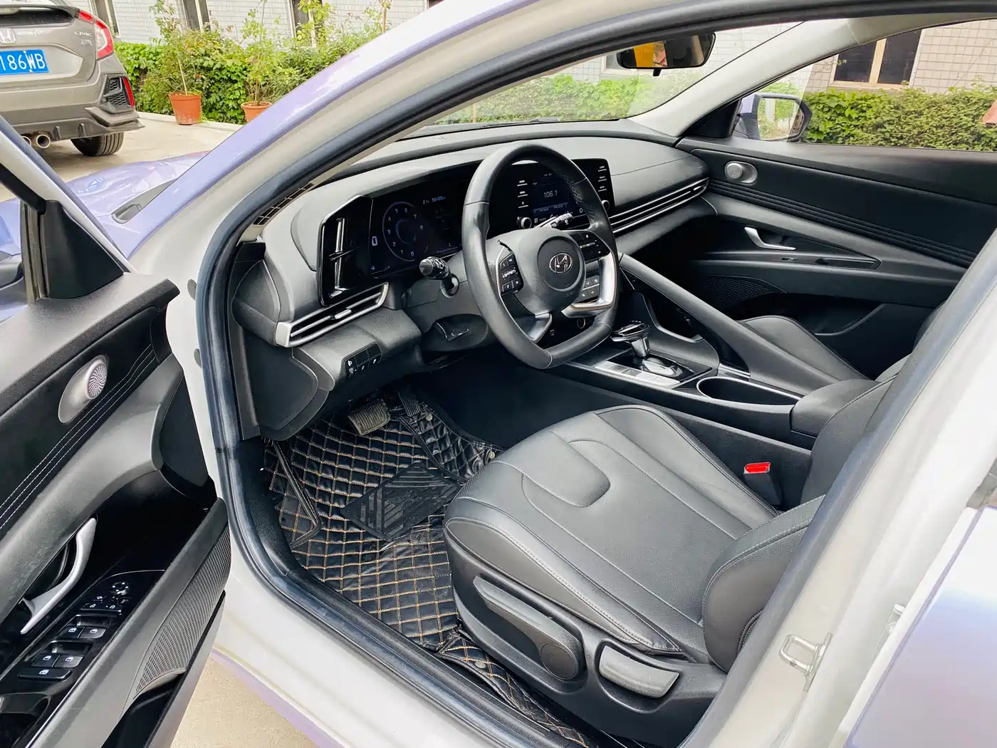 Hyundai Elantra 2022 1.5L CVT GLS Leading Edition фото 8