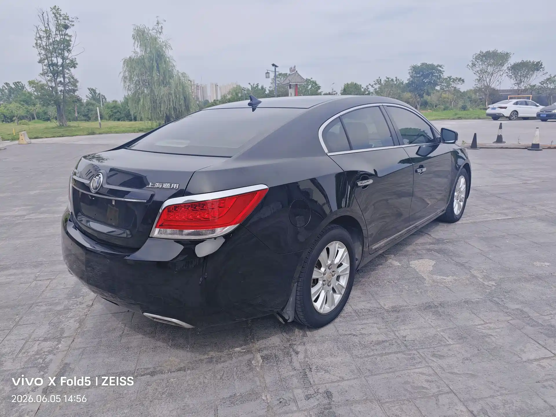 Photo 9 - Buick LaCrosse