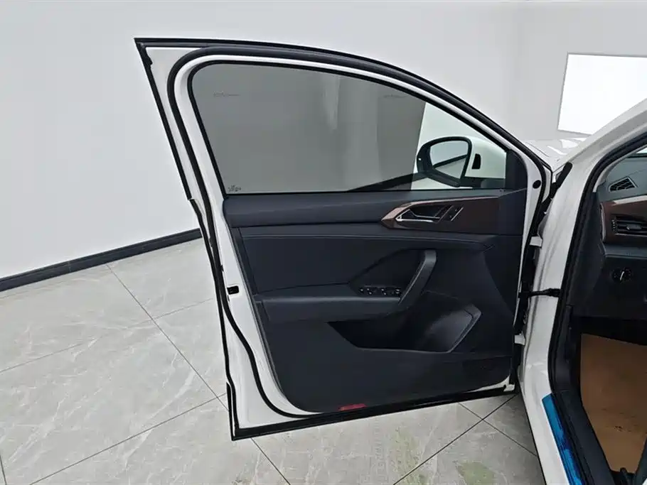 Volkswagen Tharu 2020 Facelift 330TSI 4WD Flagship Edition China VI фото 7