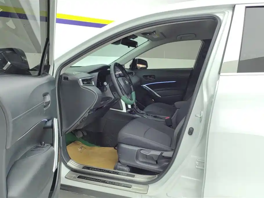 Toyota Corolla Cross 2023 Hybrid 2.0L Pioneer Edition фото 9