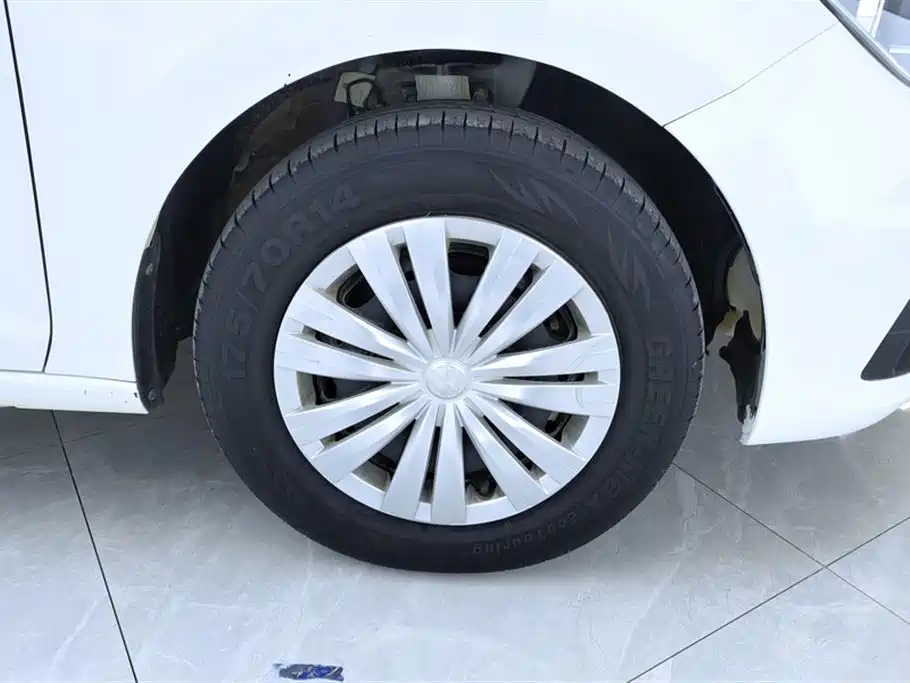 VOLKSWAGEN SANTANA