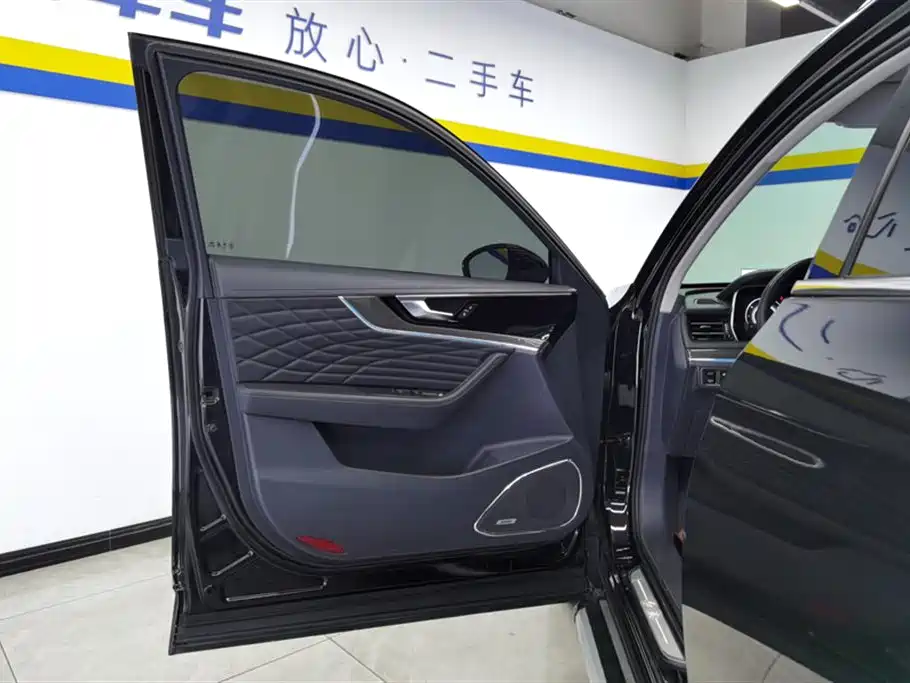 Hongqi HS5 2022 Facelift 2.0T Smart Flag Enjoyment Edition фото 7
